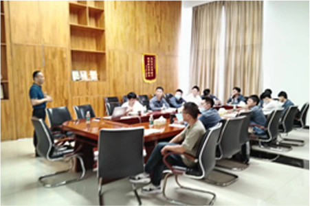 企业宗旨：服务社会 共同致富